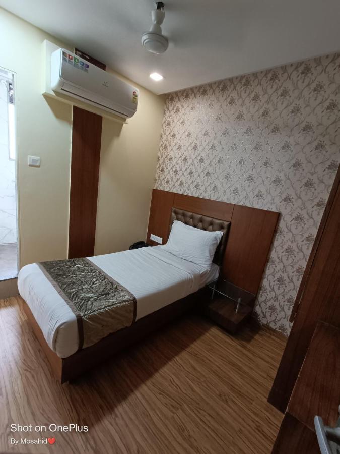 מומביי Hotel A Suites מראה חיצוני תמונה
