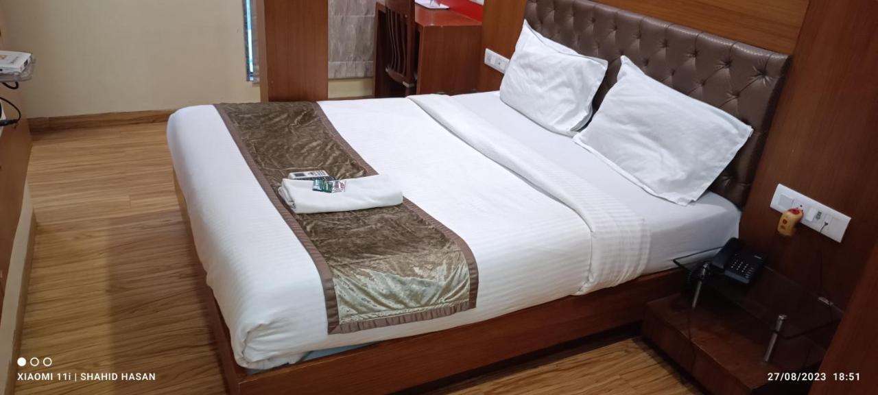 מומביי Hotel A Suites מראה חיצוני תמונה