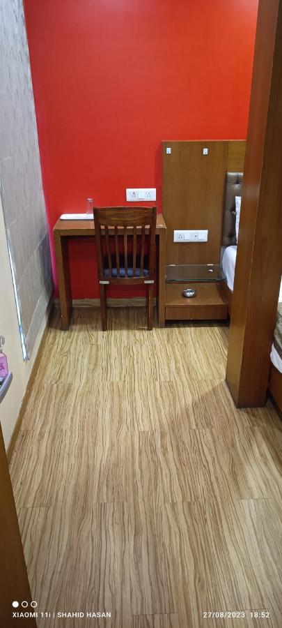 מומביי Hotel A Suites מראה חיצוני תמונה
